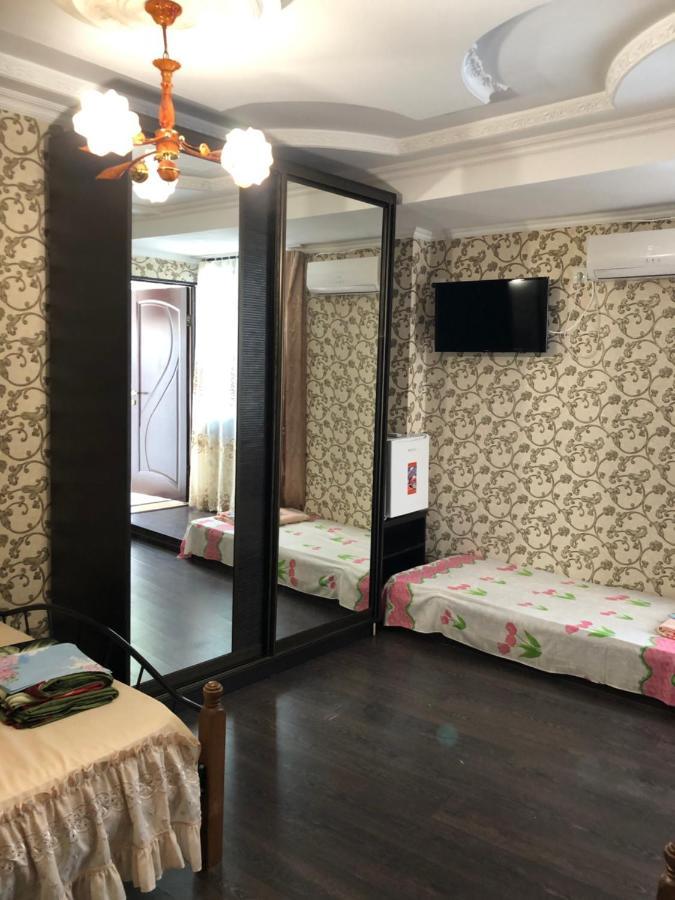 Nina Mini Hotel ガグラ エクステリア 写真